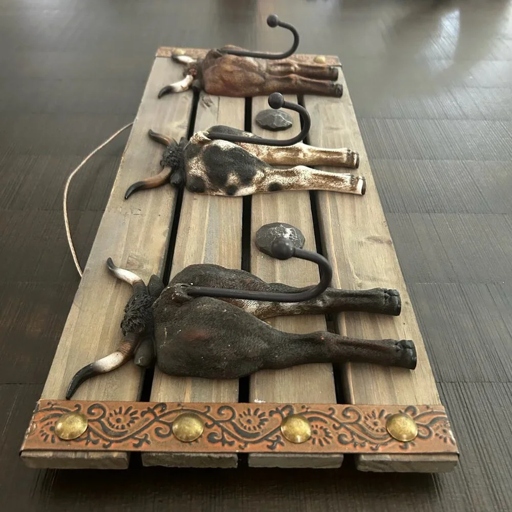 Rustic Western Cow Butt Coat Wall Hooks Rack With Wooden Plaque